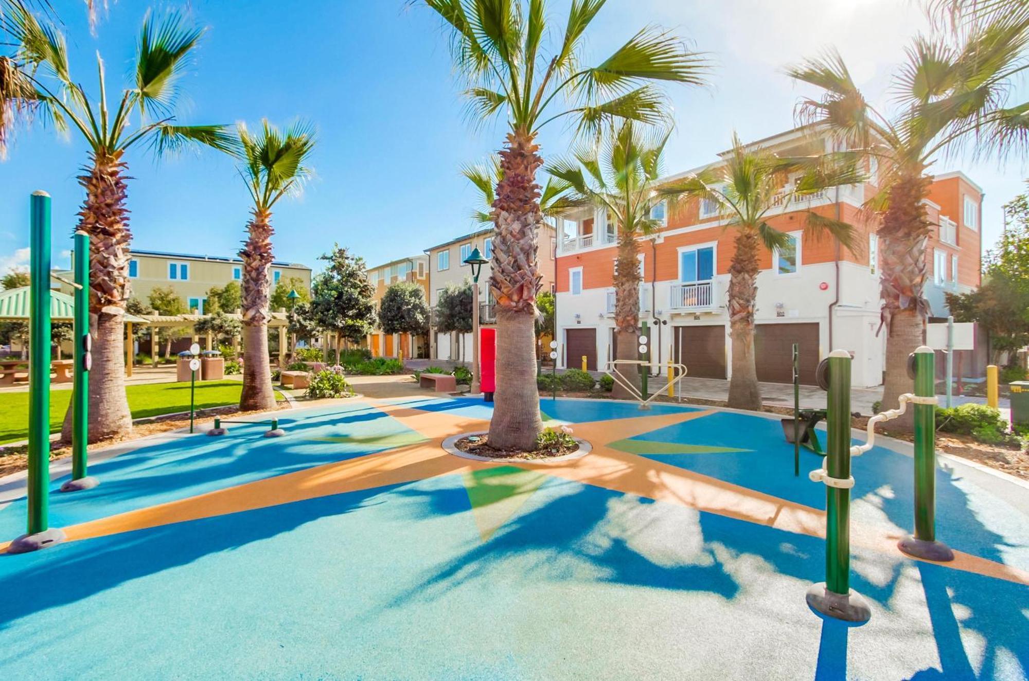 Bayside Cove 8 *